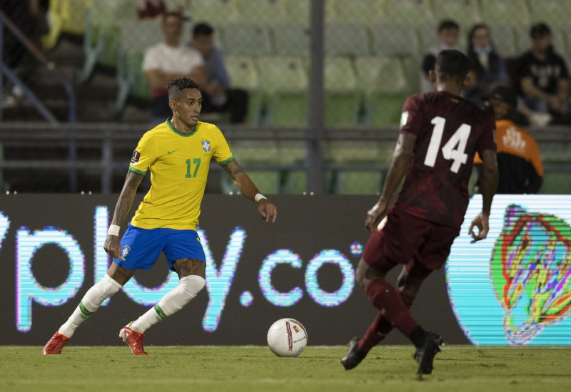 Raphinha comandou a virada do Brasil sobre a Venezuela — Foto: Lucas Figueiredo / CBF