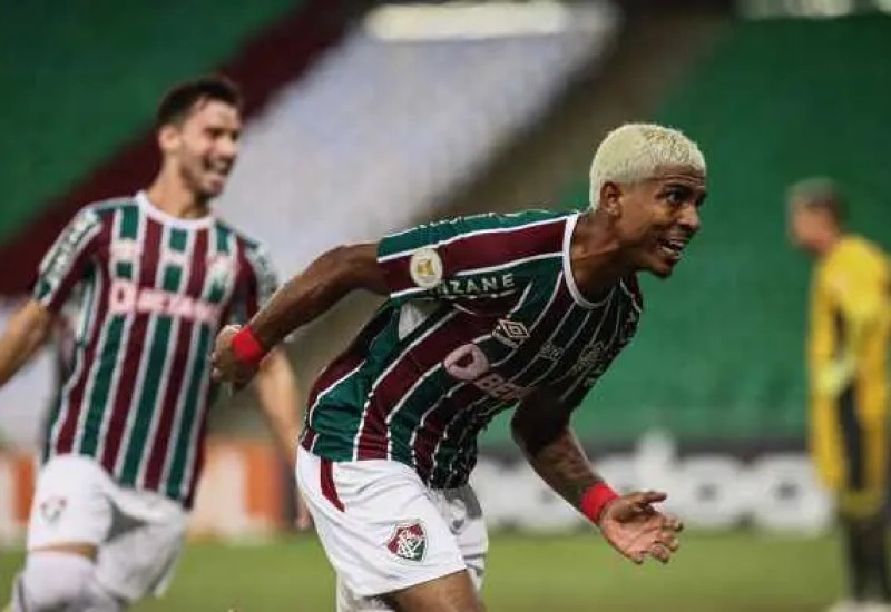 John Kennedy, com 20 anos, saiu do banco para dar o título do Flu (Foto: Portal do FFC)