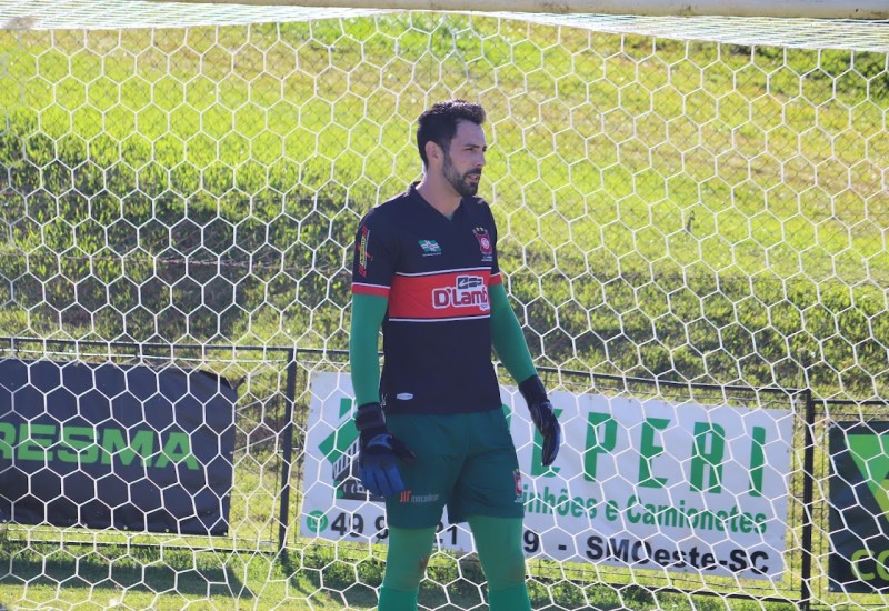 Após cumprir suspensão, Fábio deve voltar ao gol do Guarani para o duelo decisivo (Foto: Luis Bataglin/Guarani)