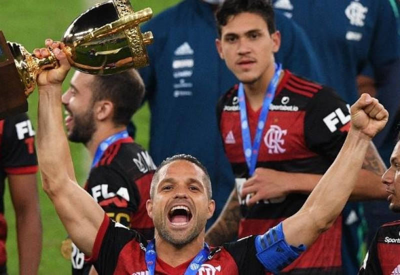 Rubro-negro chegou ao bicampeonato com duas vitórias sobre o Flu