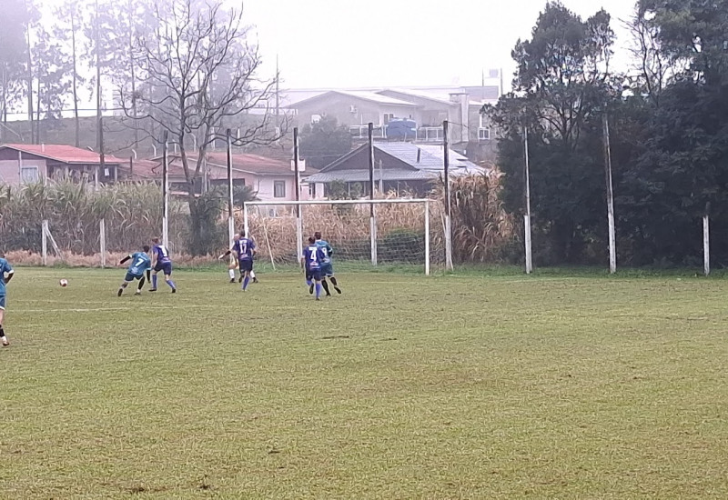 Com gol no apagar das luzes, Guamerim ganhou mais uma (Foto: Stenio Wathier/JRTV)