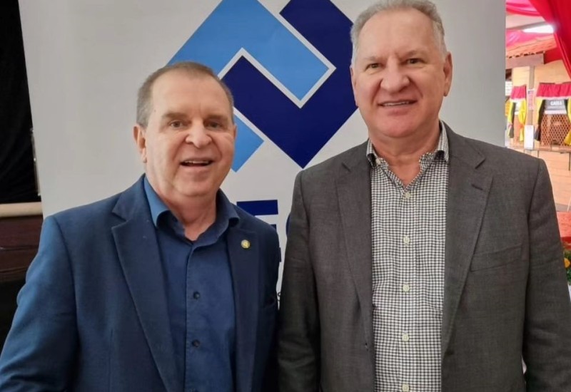 Deputado Estadual Maurício Eskudlark com o prefeito de São Miguel do Oeste, Wilson Trevisan. Divulgação/Instagram/@eskudlark