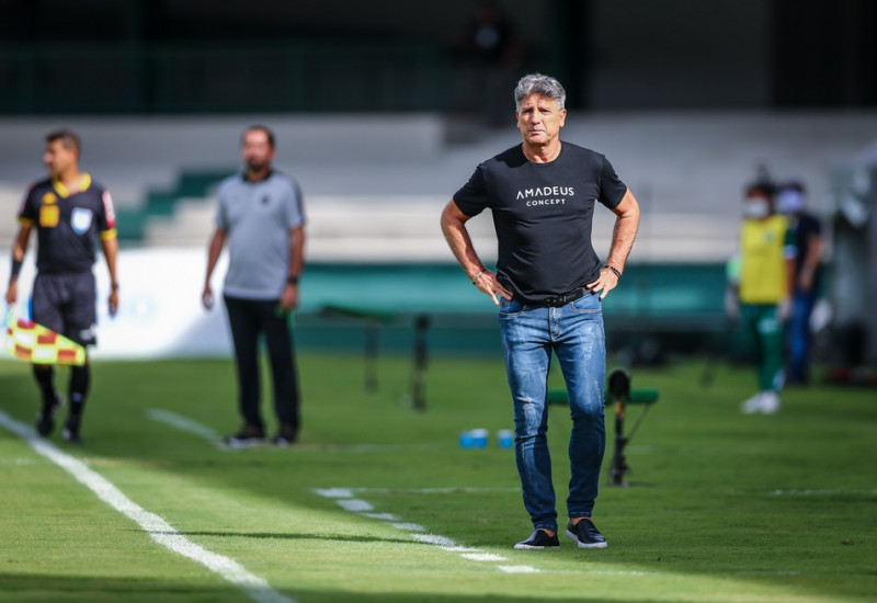 Time de Renato entra em campo às 16h pressionado pelos maus resultados