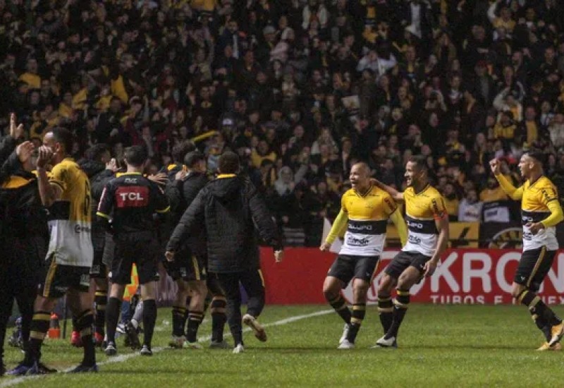 (Foto: Lucas Sabino/AGIF)