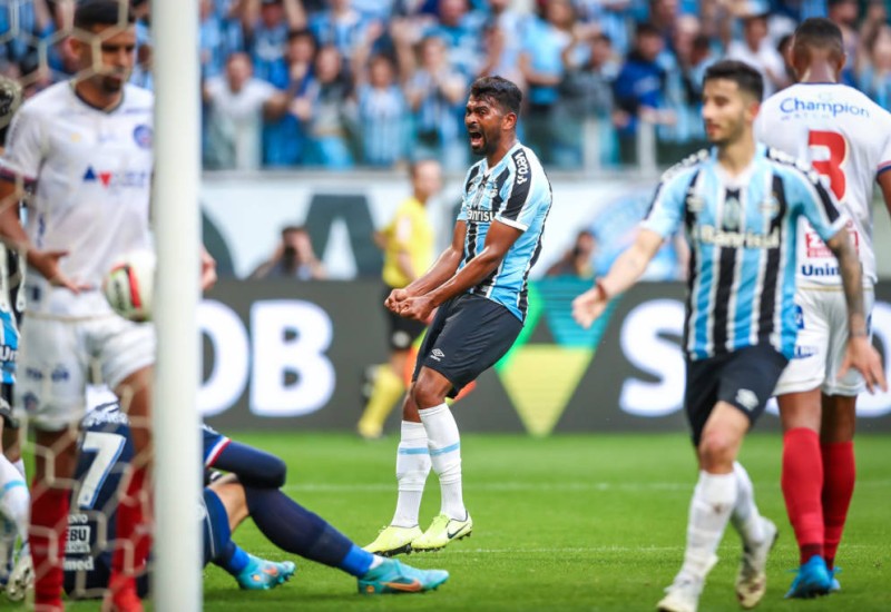 Nos pênaltis, Grêmio vence Bahia e garante vaga nas semifinais da Copa do  Brasil