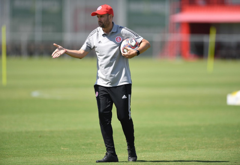 Ao optar pelo rodízio dos jogadores, Ramírez criou uma clima de indefinição no vestiário colorado
