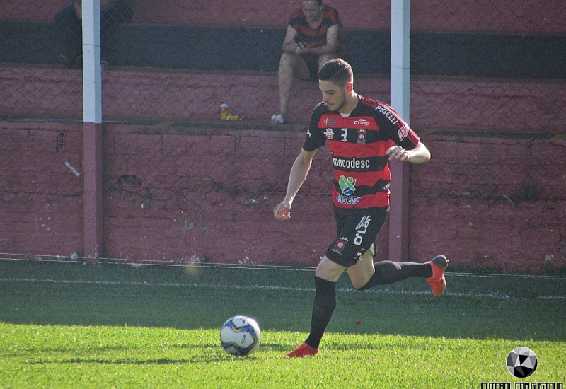 Alex volta a fazer dupla com Rato na zaga rubro-negra