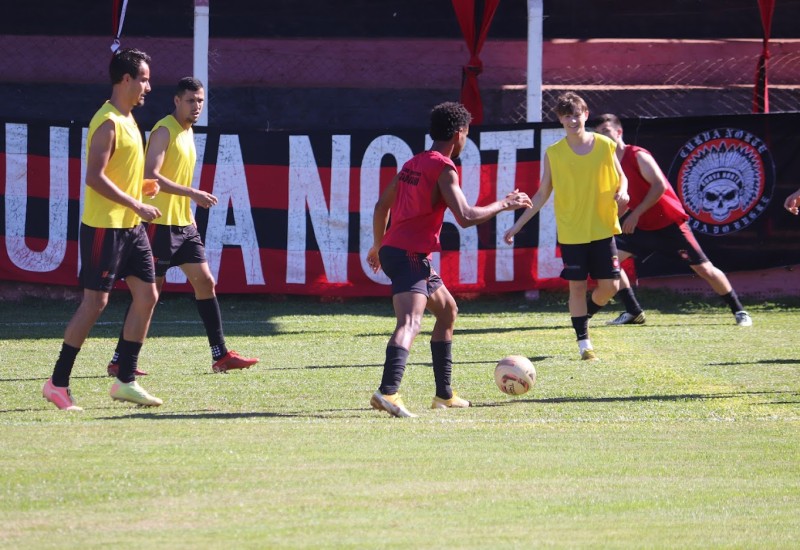 Clima entre os jogadores é de confiança para o jogo mais importante do ano (Foto: Luis Bataglin/Guarani)