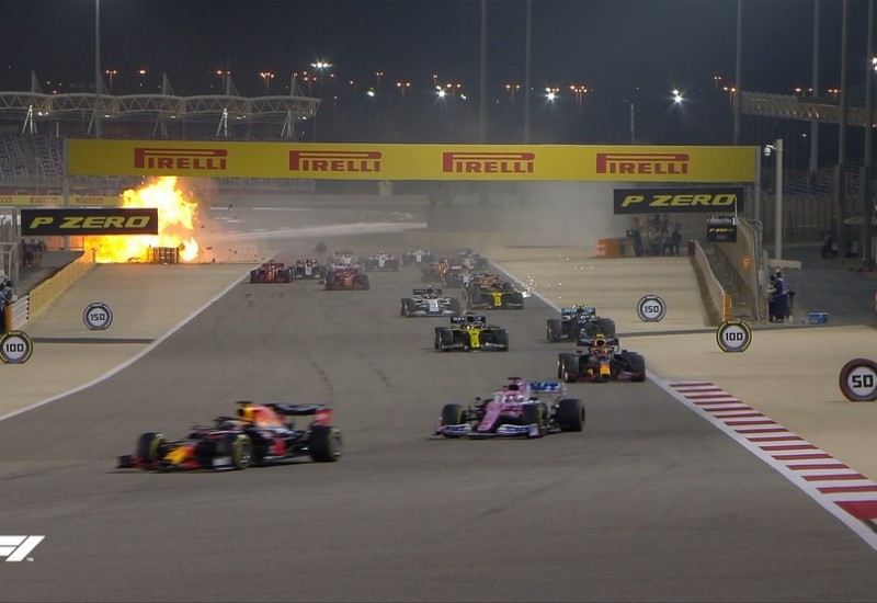 Romain Grosjean sofre grave acidente na largada do GP do Barein — Foto: Reprodução/FOM