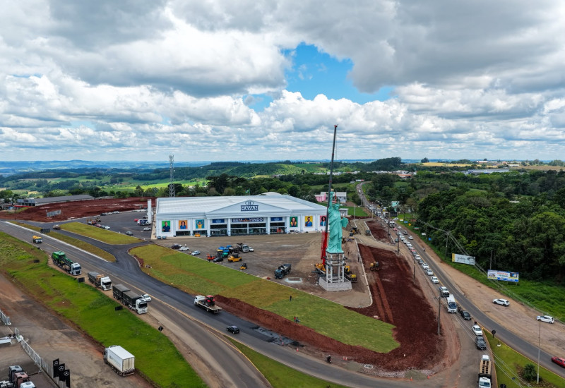 Gigante e moderna, megaloja é atração antes mesmo da abertura oficial (Foto: Ascom/Prefeitura)