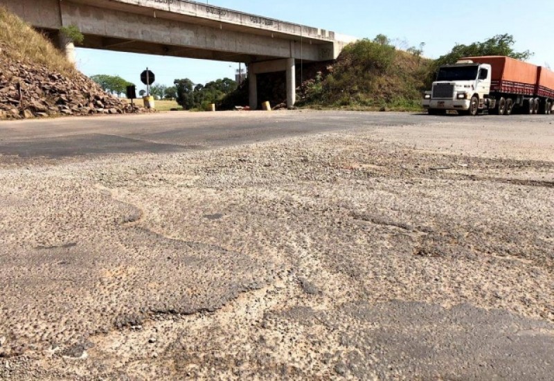 Obras que eram para serem retomadas em agosto, continuam em compasso de espera
