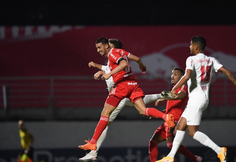 Inter conta com a boa fase de Galhardo para superar o Furacão