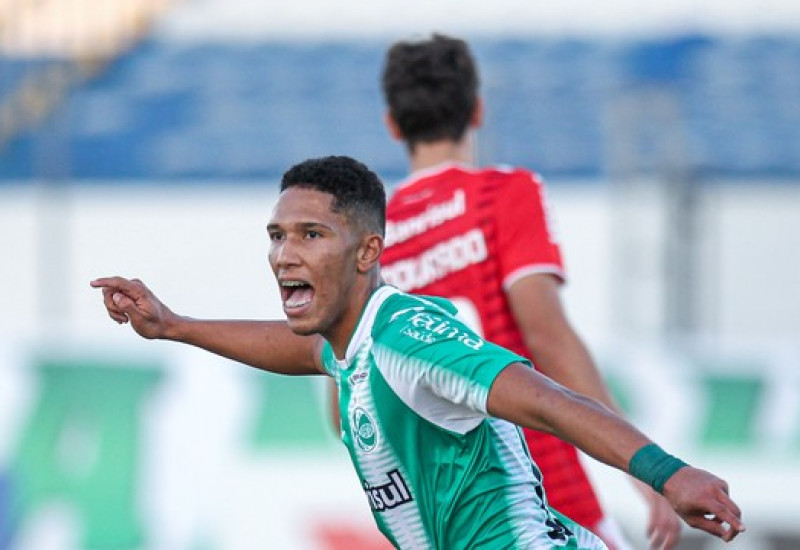 Gol da vitória esmeraldina foi anotado por Marcos Vicicios