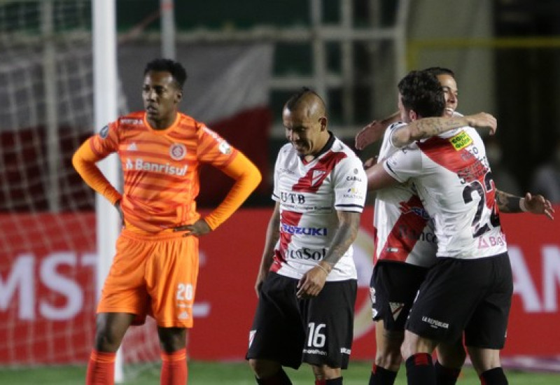 Em vez de ar, o que faltou ao Inter contra o Always Ready foi futebol
