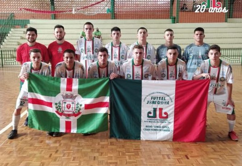 Com vaga já assegurada, Joni Gool aguarda pela definição de seu adversário na grande final, de quarta-feira (09)