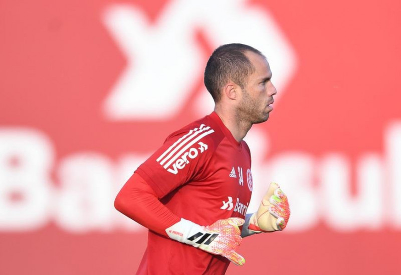 Goleiro fez convite para torcida apoiar a equipe mesmo à distância