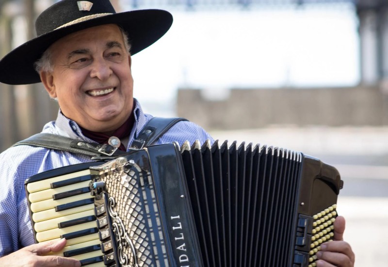 Cantor, compositor e acordeonista Luiz Carlos Borges | Foto: Andressa Camargo / Divulgação / CP