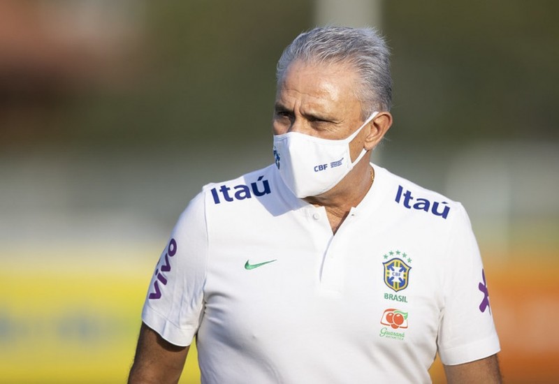 Tite testou Bruno Guimarães como segundo volante