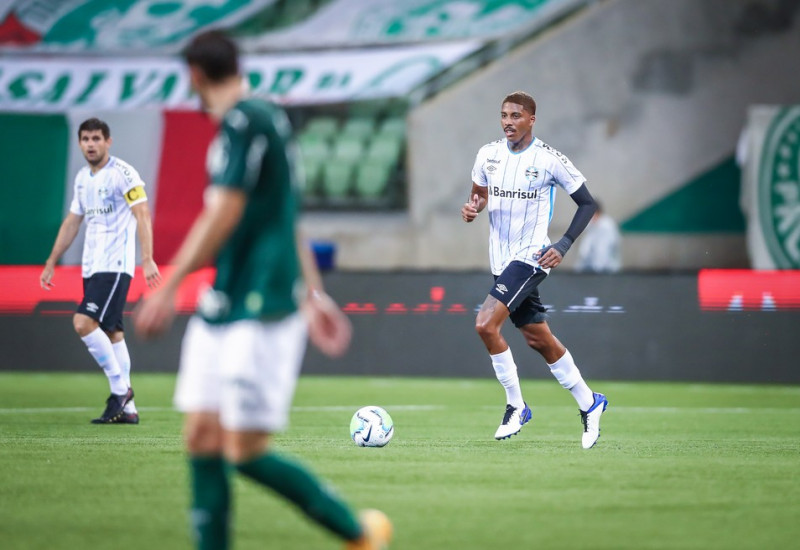 Renato cobrou mais aplicação de Jena Pierre