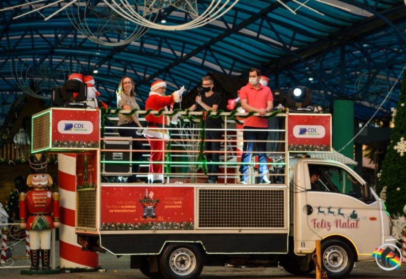 Programação do "Papai Noel no trio elétrico" iniciou nesta quarta (16) (foto : Portal Peperi)