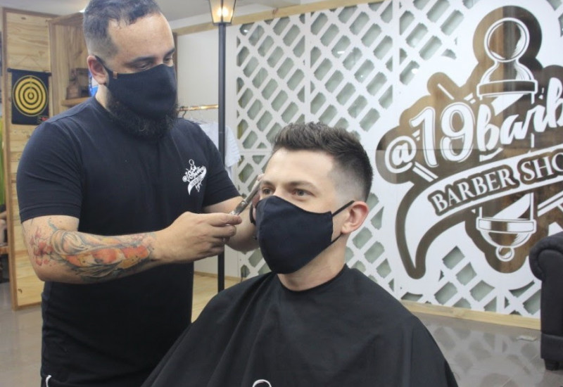 Associado Anhan Freitas Waszak, proprietário da rede de barbearias 19 Barbers fala sobre as vantagens e facilidades do PIX no Sicoob