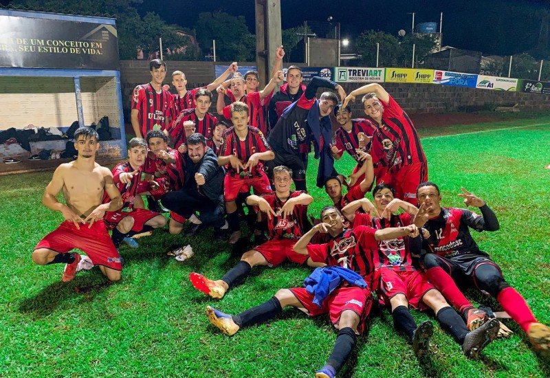 Atletas bugrinos comemoraram muito a classificação obtida fora de casa (Foto: ASCOM/Guarani)