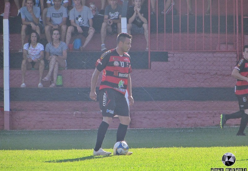 REnatinho é peça importante no esquema do Guarani (Foto: Gustavo Probst)