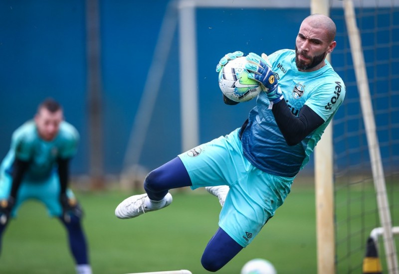Vanderlei ainda não sofreu gol em Grenal