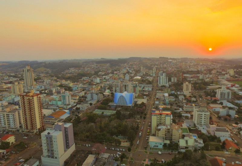Dos empregos gerados na região da AMEOSC, São Miguel do Oeste foi responsável por 80,6% deles