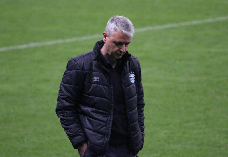 Tiago Nunes não resistiu a mais um insucesso do Grêmio