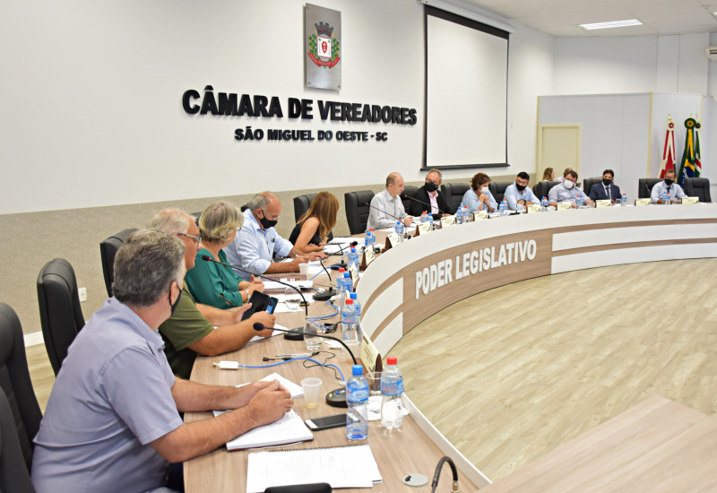 Vereadores aprovaram quatro projetos do Poder Executivo nesta segunda-feira