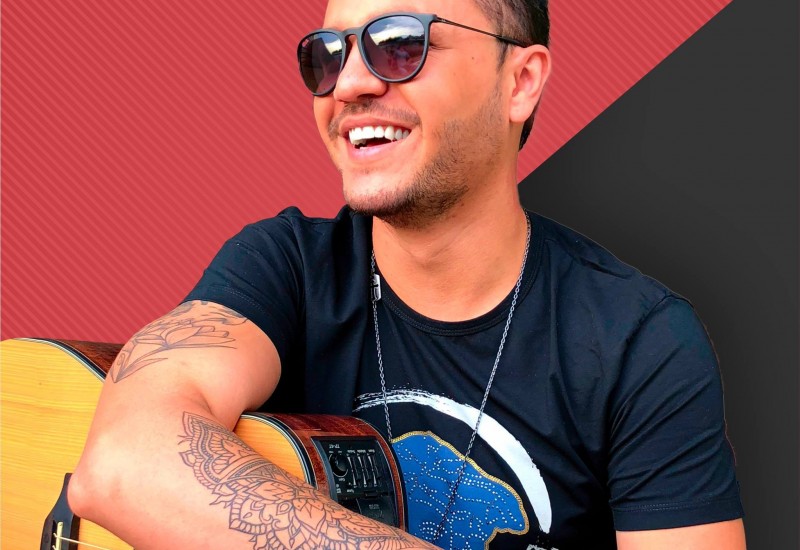 Eduardo Gustavo será a principal atração do evento sábado (03) no Latitude