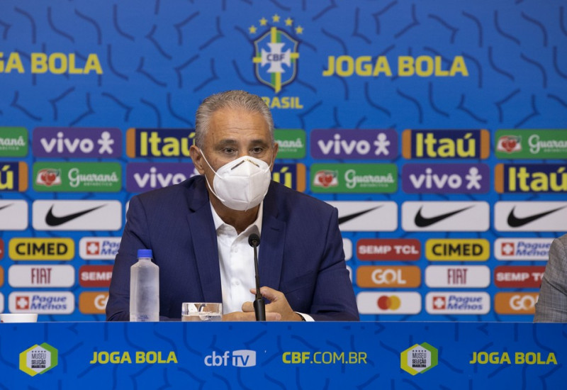 Tite divulgou a convocação da seleção brasileira nesta sexta — Foto: Lucas Figueiredo/CBF