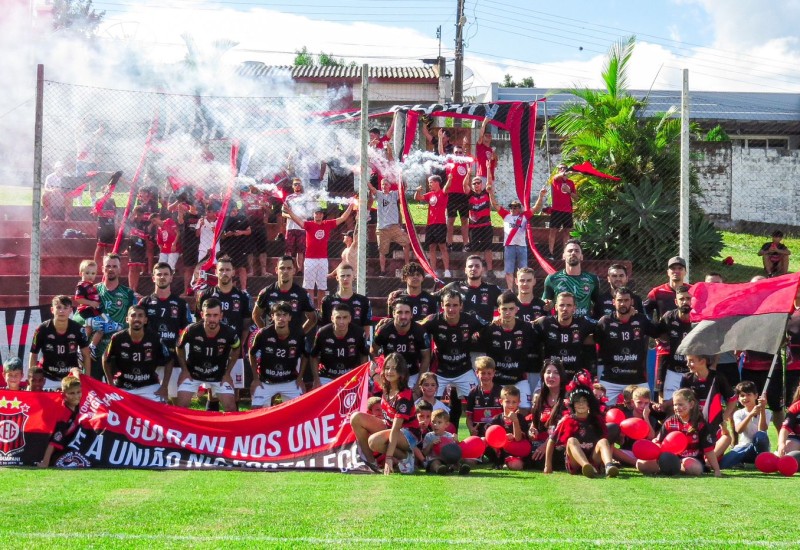 Organizada "Curva Norte" cedeu seu local no estádio para os torcedores visitantes