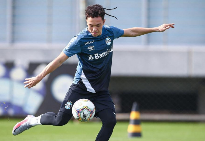 Pepê interessa ao futebol alemão